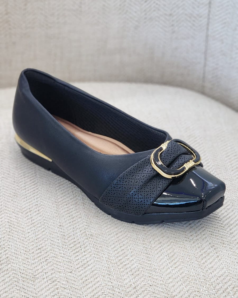 Zapato plano negro con hebilla dorada – Piccadilly Maxi