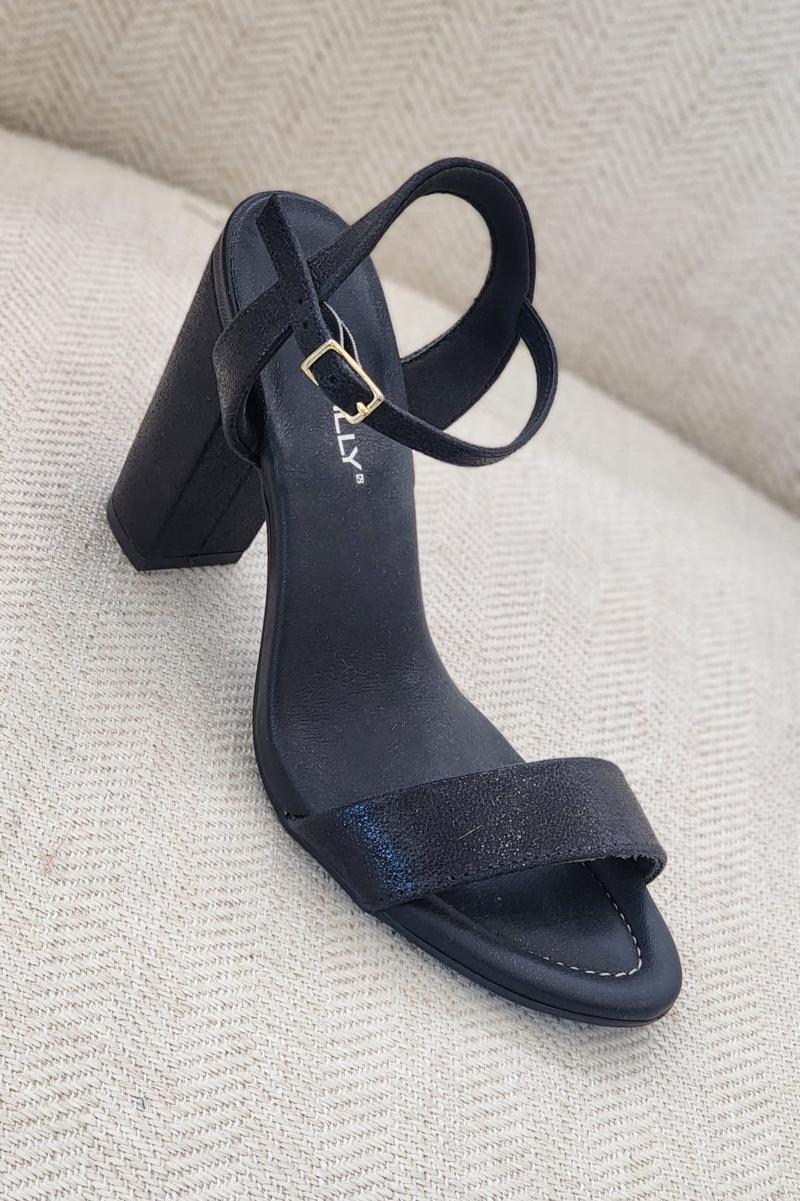 Tacón negro Piccadilly con tiras y micro brillo