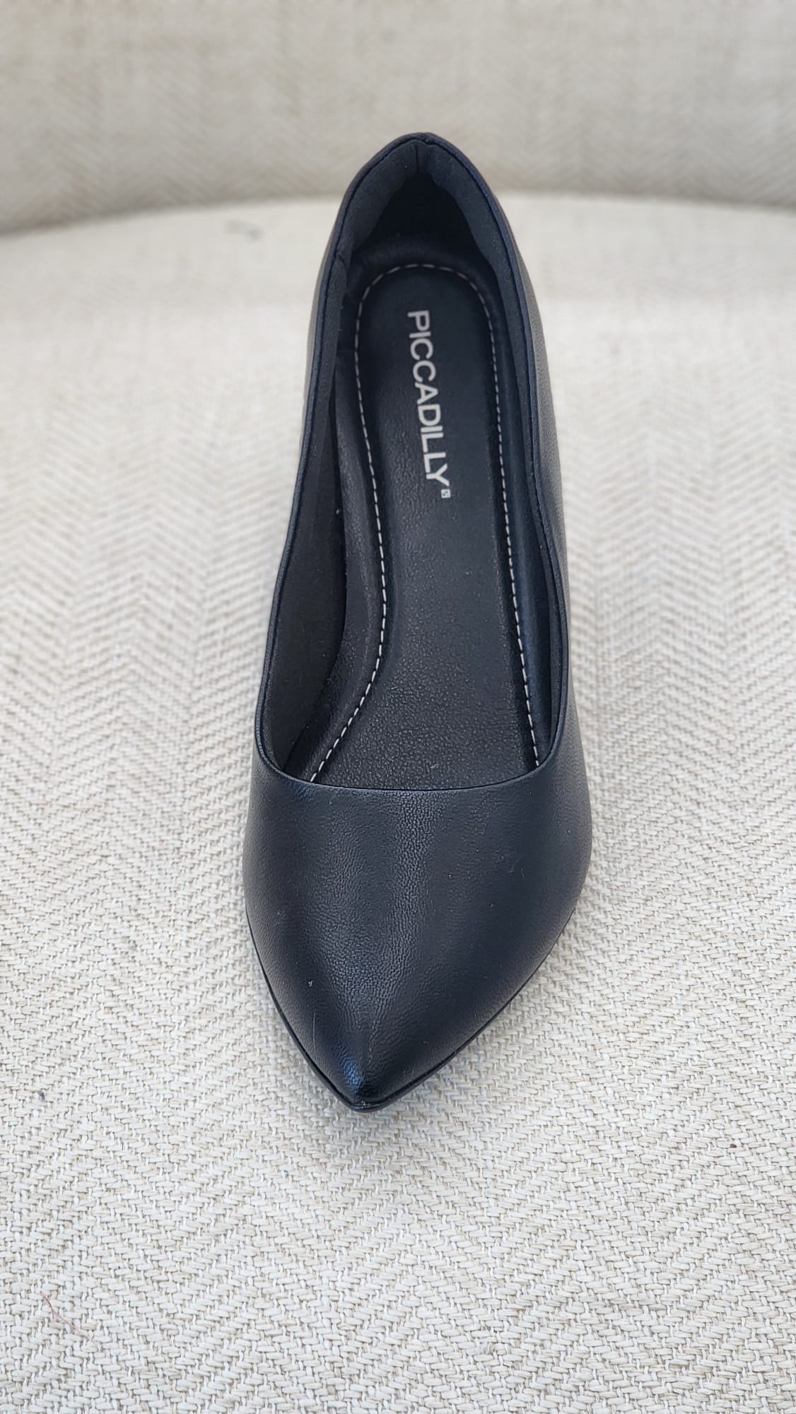 Tacón clásico navy de punta fina – Piccadilly