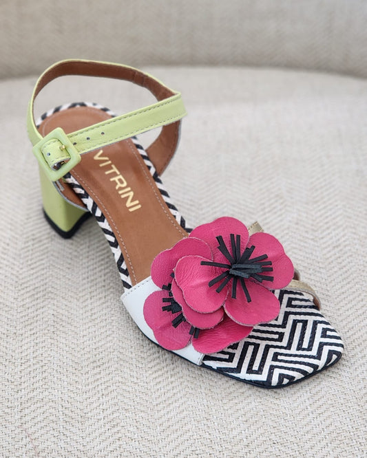 Sandalia multicolor con flores decorativas Di Vitrini