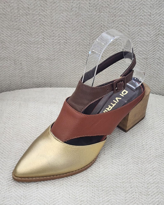 Tacones tricolor dorado y terracota con punta fina