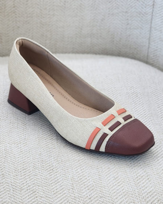 Zapato Piccadilly Clásico natural con punta marrón oscuro